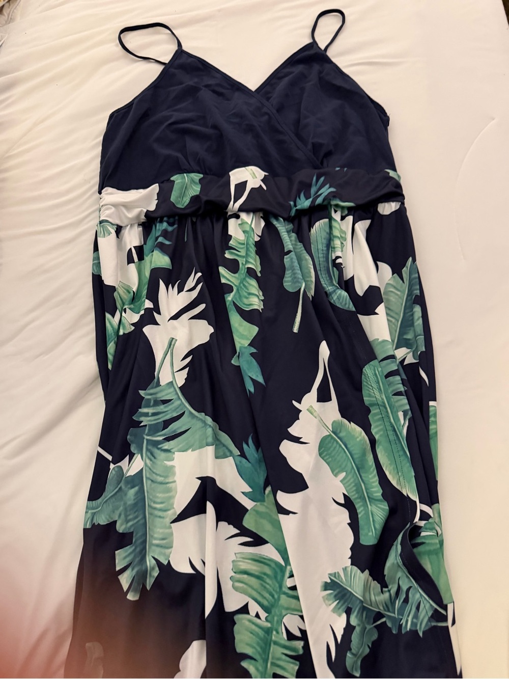 Newshows Lightweight V Neck Split Flowy Maxi Dress | Blue Floral Leaf | XXL - Picture 3 of 5